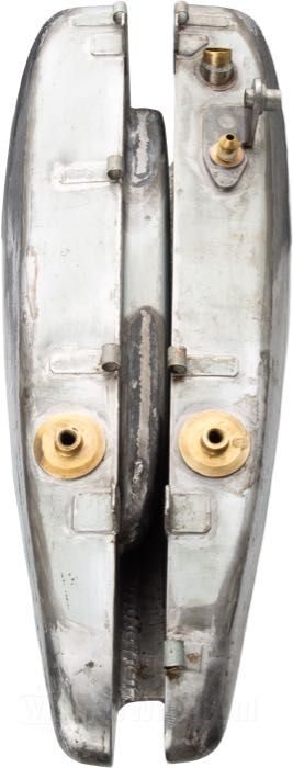 Gas and oil tanks by The Cyclery; fits 21” Singles 1926-1930, 45” V-Twins early 1929; sheet steel; volume: 11 l; required gas cap: screw-in 1.5”-24; required petcock: 1/8” NPT; replaces OEM HD 3501-26, and 3502-26; gross weight: 14.5 kg
