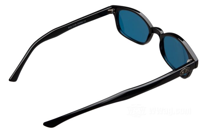 Lunettes de soleil de Original KD’s; polycarbonate; largeur: 132 mm; matériel des verres: polycarbonate; couleur/type des verres: turquoise; largeur des verres G: 47.5 mm; avec etui en tissu; poids brut: 29 g