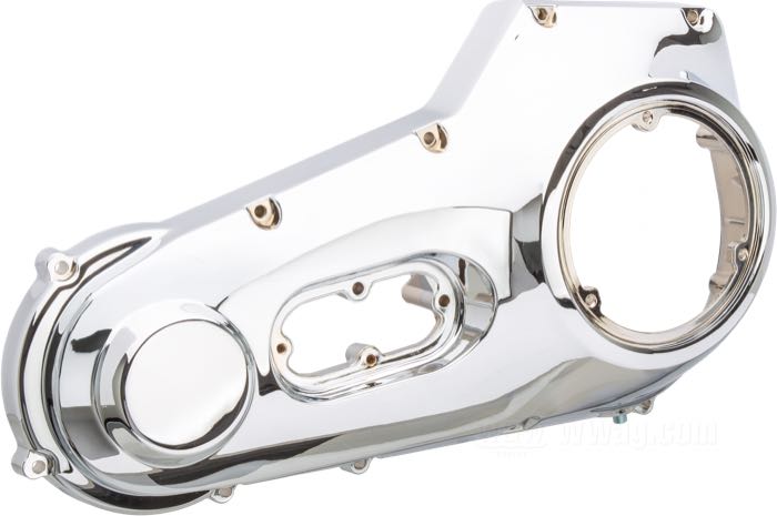 Coperchio primaria esterno; atto per Softail e Dyna 1995-1998; alluminio fuso, cromato; rimpiazza OEM HD 60543-95 e 60592-95A; peso lordo: 3.9 kg