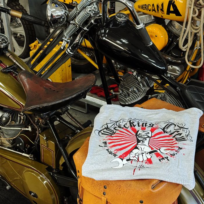 T-Shirt »Trash Polka« von Wrecking Crew; Baumwolle 200 g/m², grau, 3-Farb-Druck hinten; Größe: S; Bruttogewicht: 240 g