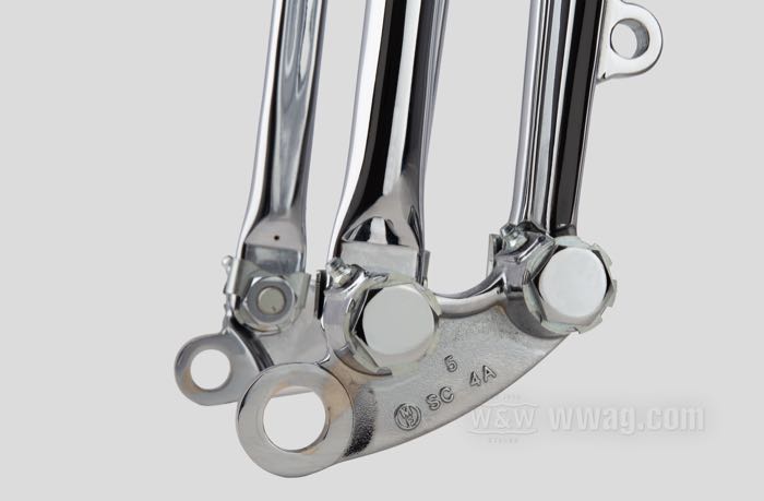 Horquilla Springer »I-Beam inline« de Cannonball; apropiado para 4-speed Big Twins 1937-1986; rosca interior de la pipa de dirección: 3/4”-14 UNS, rosca exterior de la pipa de dirección: 1”-24 UNS; acero, cromado, resortes cromados; largo: 19.6”; rake: 0 °; sobra/acortamiento: original; peso bruto: 19.76 kg