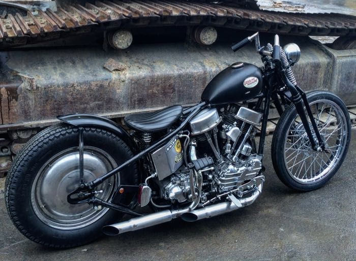 Springer Gabel »Classic inline« von The Cyclery; passend für Big Twin 1936-early 1946; Innengewinde Steuerkopf: 3/4”-14 UNS, Außengewinde Steuerkopf: 1”-24 UNS; Stahl, schwarz, kunststoffbeschichtet, verchromte Federn; Länge: 19”; Rake: 0 °; Über-/Unterlänge: Serie