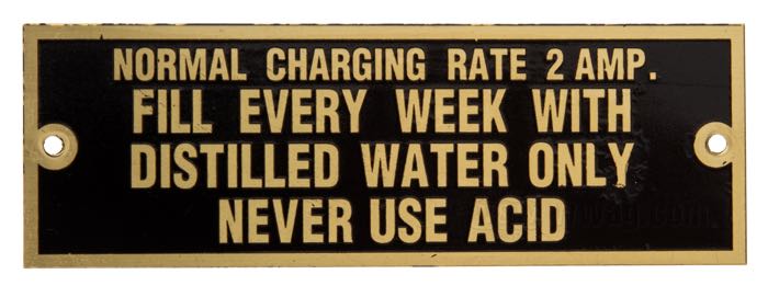 Wartungsplakette »2 Ampere« von The Cyclery; passend für ÌOE models 1924-1929; Messing; Breite x Höhe: 86 x 29 mm; 0.5 mm stark