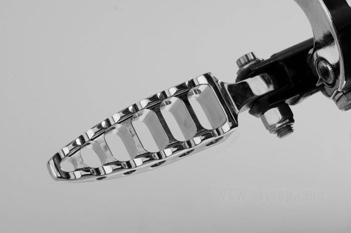 Estriberas »Moto« de Roland Sands Design; para soporte hembra de 7/16“ con lados iguales; 0°; aluminio, cromado; EE. UU.; peso bruto: 210 g