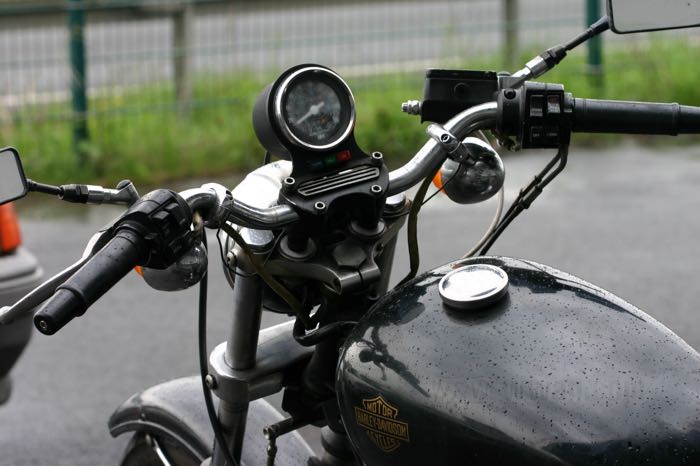Intermitente; apropiado para FX y Sportster 1973-1985; metal, ámbar, cromado; Ø 3”; tipo de bombilla: P21W; rosca: 5/16”-24; casquillo: BA15s; reemplaza OEM HD 68515-77A; homologado E4; peso bruto: 20 g