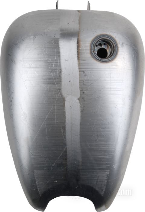 Serbatoio di benzina »Stretched«; atto per Sportster 1982-2003; acciaio; volume: 14 l; tappo necessario: screw-in 1983→ / 1 x ventilato; rubinetto necessario: M22 x 1; peso lordo: 8.34 kg