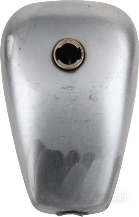 Serbatoio di benzina »King«; atto per Sportster 1957-1978; acciaio, naturale; volume: 11.7 l; tappo necessario: 1 x ventilato / chiusura a baionetta 1955-1982; rubinetto necessario: 3/8” NPT; rubinetto necessario: 3/8” NPT; peso lordo: 4.6 kg