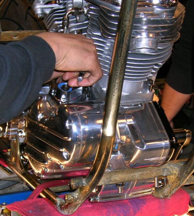 Magneto »H5« von Morris Magneto; für Big Twin Motorgehäuse mit Aufnahme für Gleichstromlichtmaschine; Aluminium, poliert; USA; Bruttogewicht: 3.66 kg