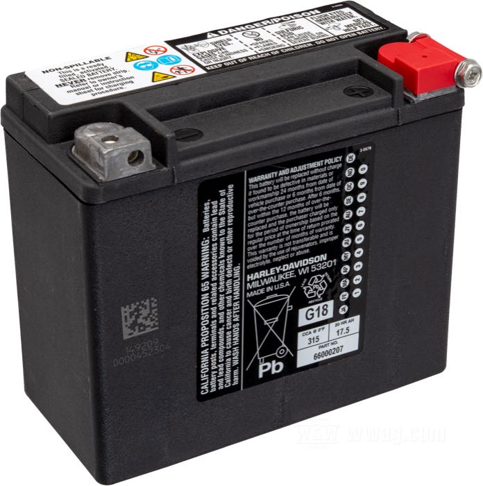 Batterie; adaptable à Softail et Dyna Glide 1997-2016, Sportster 1997-2003, Buell 1999→, V-Rod 2007→ (sauf VRSCR); L x H x P: 175 x 155 x 87 mm; 12 V; 17.5 Ah; courant de démarrage à froid (SAE): 315 A; bornes: M6 (vis comprises); remplace OEM HD 65989-97 et 66000207; USA; poids brut: 6.8 kg