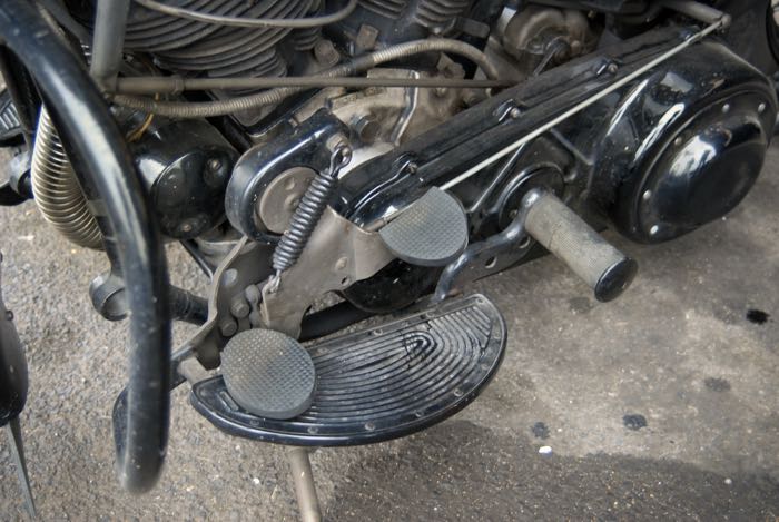 Passenger pegs; fits models 1936-1964; steel / rubber, chrome-plated; Ø 39 mm; replaces OEM HD 52651-41; gross weight: 1.23 kg