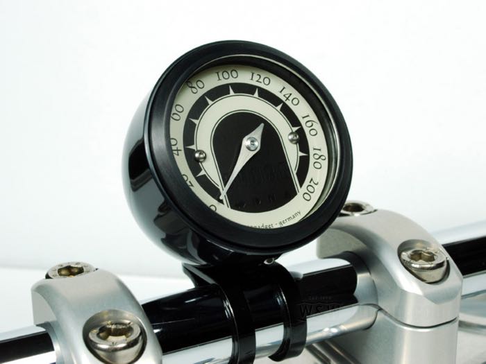 Copa »Streamline« de motogadget; para motogadget Motoscope Tiny; aluminio macizo, negro, anodizado; con tornillo de montaje taladrado como pasacables; Alemania; peso bruto: 120 g