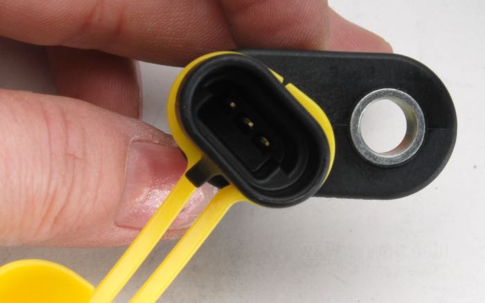 Speed sensor; fits Softail 2007→, Dyna 2006→, Touring 2007→, Sportster 2005-2020; 3-way Delphi connector; replaces OEM HD 74402-05; gross weight: 20 g