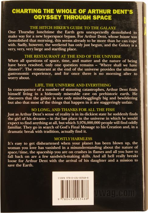 Buch »The Hitch Hiker’s Guide to the Galaxy«; Papier; Breite x Höhe: 14 x 20.5 cm; von Douglas Adams; Hardcover; englisch; ISBN: 9780434003488; Bruttogewicht: 860 g