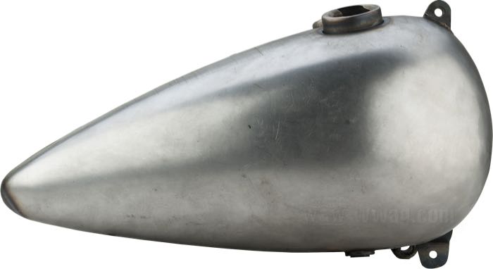 Benzintank »WR Style« von Cannonball; passend für Big Twin Seitenventiler 1937-1946 mit Handschaltung/Schaltkulisse; Stahl; Volumen: 10 l; erforderliche(r) Tankdeckel: Bajonettverschluss 1955-1982; erforderlicher Benzinhahn: 3/8” NPT; Europa; Bruttogewicht: 7.5 kg