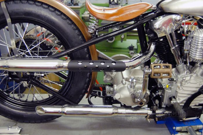 Heat shield »Bullet Hole« by Easyriders; Ø 38-50 mm; steel, black, painted; length: 26 cm; with clamps; gross weight: 210 g