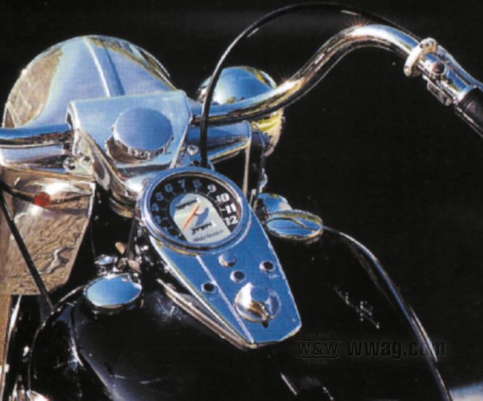 Base plate »Three Light«; for Dash cover; fits Big Twin 1962-1967; steel, zinc plated; replaces OEM HD 70934-62, 70934-64, and 70934-65; gross weight: 560 g