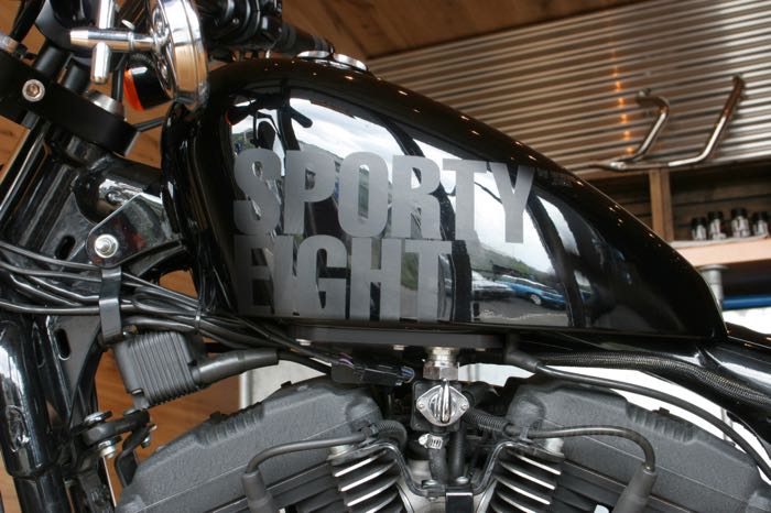 Adapter plate by DynaMite; fits Sportster 2007-2020; aluminum, black anodized; with gasket and mounting hardware; Germany; gross weight: 400 g