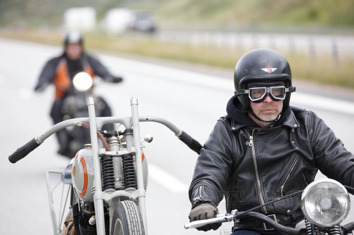 Goggles »mod. 513« by Climax; polycarbonate / foam rubber / leather / steel, black, chrome-plated; Spain; gross weight: 170 g