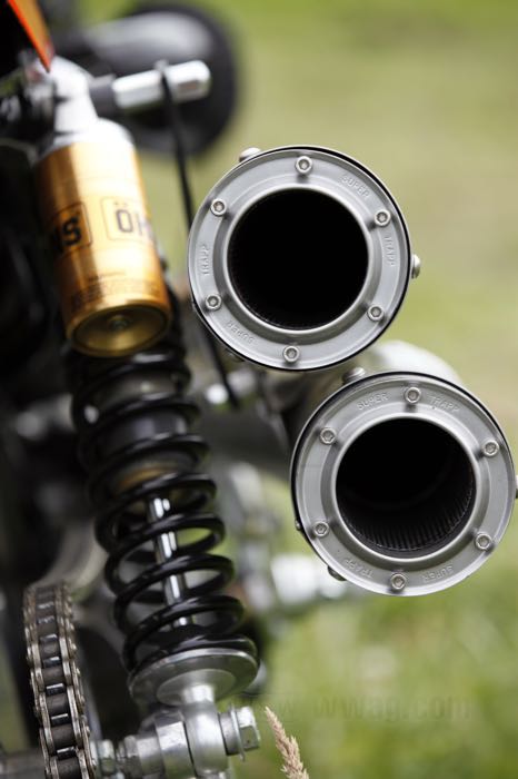 Sistema de escape 2-2 »XR Style« de SuperTrapp; apropiado para Sportster 2004-2020; acero inoxidable, cepillado; discos exteriores de Ø 4
