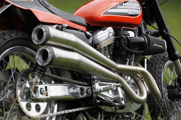 Sistema de escape 2-2 »XR Style« de SuperTrapp; apropiado para Sportster 2004-2020; acero inoxidable, cepillado; discos exteriores de Ø 4