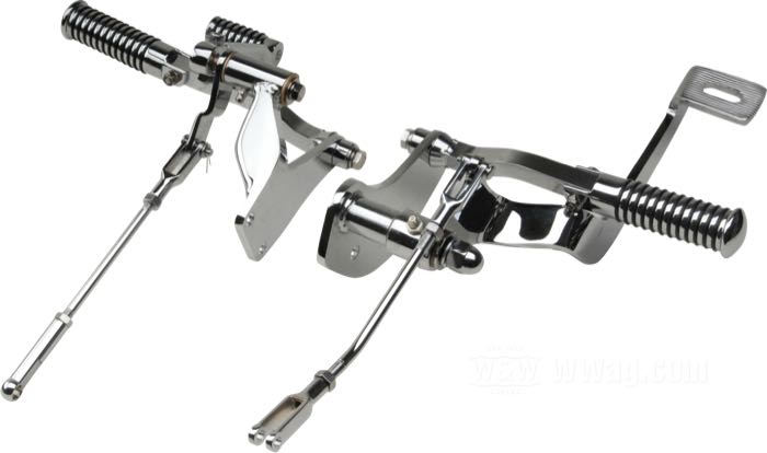 Vorverlegte Fußrastenanlage; passend für Sportster 1986-1990; Stahl, verchromt, mit Fußrasten; mit Kleinteilen; mit Teilegutachten; Bruttogewicht: 6.3 kg