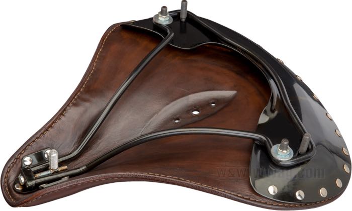 Solositz »Mesinger No. 4« von The Cyclery; Rindleder, dunkelbraun; Länge x Breite: 370 x 390 mm; Gewinde: 5/16”-24; Abstand Federn bzw. Montagebolzen: 270 mm; Europa; Bruttogewicht: 2.7 kg