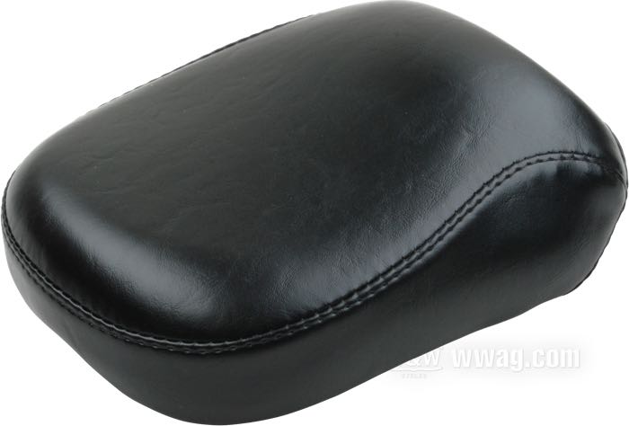 P-Pad »Silhouette« by Le Pera; fits Softail 2006-2017 (200 mm rear tire); synthetic leather, black; L x W x H: 25 x 21 x 6 cm; USA; gross weight: 1 kg