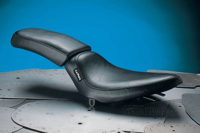 Cuscino passeggero »Silhouette Standard« di Le Pera; atto per FL(H) 1965-1984, FX 1971-1986; similpelle, nero; L x L x A: 30 x 17 x 5 cm; U.S.A.; peso lordo: 1.01 kg