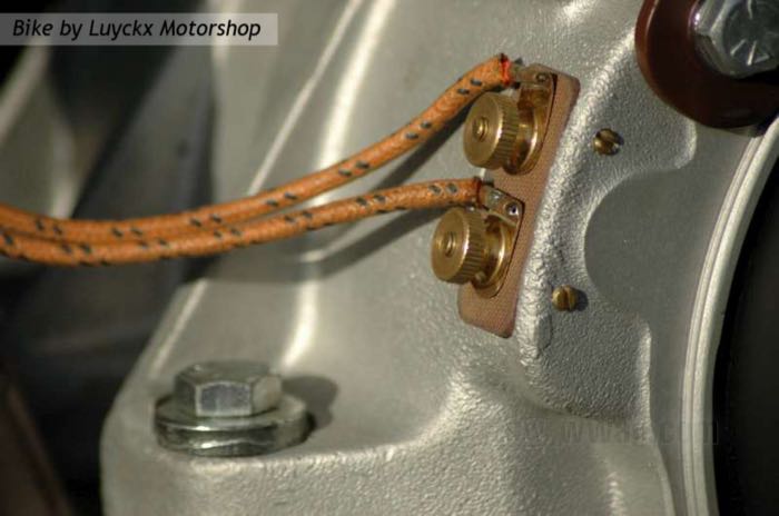 Ignition wire »Vintage« by Brillman; copper / PVC, tan; Ø 7 mm; tracer: black / red; copper core; USA; gross weight: 60 g