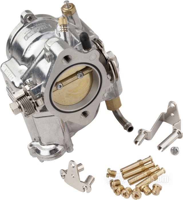 Carburatore a farfalla »Super E« di S&S; atto per uso Custom; alluminio fuso, burattato; con .0295 getto intermedio & .070 getto del massimo; U.S.A.; peso lordo: 1.1 kg