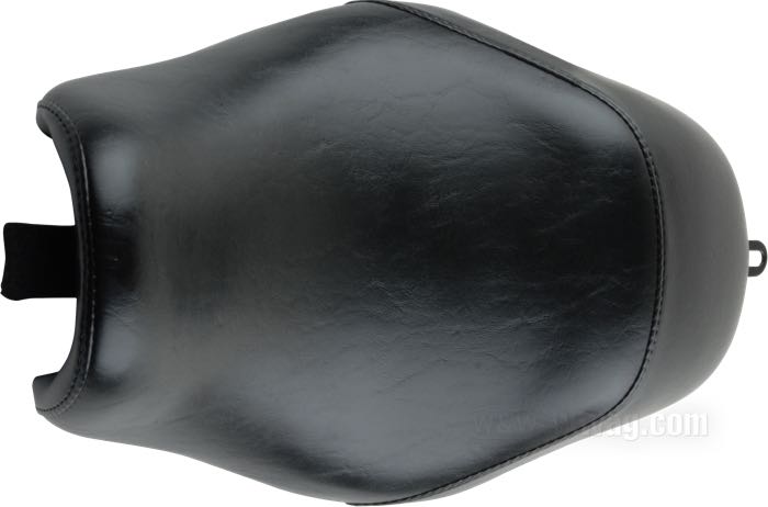 Selle mono »Bare Bones Standard« de Le Pera; adaptable à Sportster 2007-2009; avec réservoir 4.5 gal (17l); simili cuir, noir; longueur x largeur: 51 x 32 cm; USA; poids brut: 4.1 kg