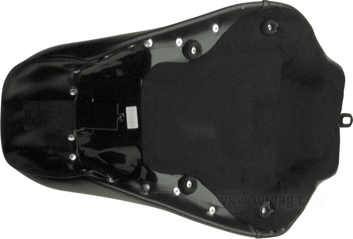 Solositz »Bare Bones Standard« von Le Pera; passend für Sportster 2007-2009; mit 3.3 gal (12.5l) Tank; Kunstleder, schwarz; Länge x Breite: 55 x 31 cm; USA; Bruttogewicht: 4 kg