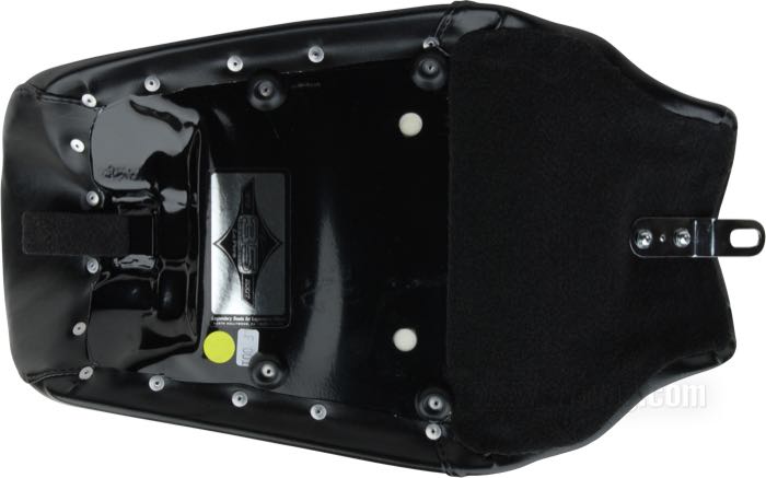 Asiento mono »Bare Bones Standard« de Le Pera; apropiado para Dyna Wide Glide 2004-2005; piel sintética, negro; largo x ancho: 48 x 27 cm; EE. UU.; peso bruto: 3 kg