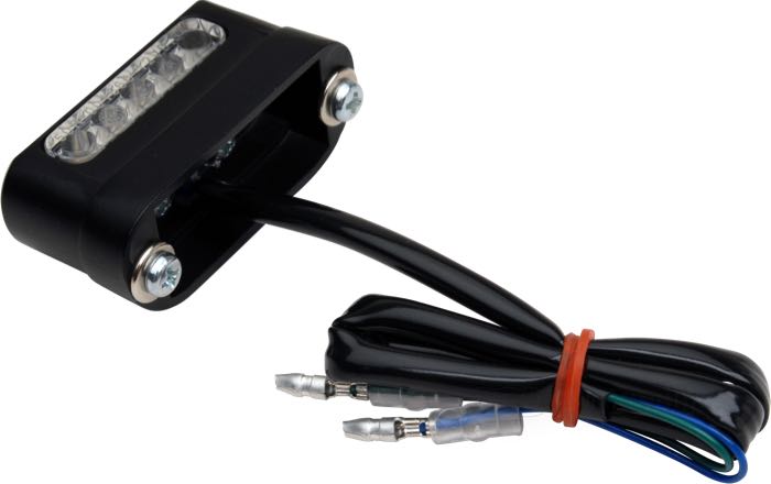 Illuminazione targa »LED Deluxe« di SpeedFire; alluminio fuso, nero, rivestito a polvere; L x A x P: 56 x 22 x 26 mm; 12 V; con LED; superficie di fissaggio: piana; distanza dei forati di fissaggio: 46 mm; con due viti M4 e 20 cm di cavo; omologato E11; peso lordo: 117 g