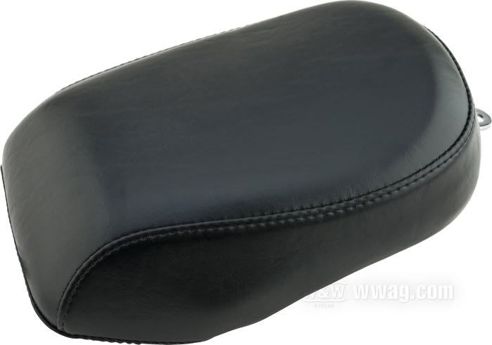 P-Pad »Bare Bones Standard« by Le Pera; fits Softail 2006-2017 (200 mm rear tire); synthetic leather, black; L x W x H: 30 x 19 x 7 cm; USA; gross weight: 1.03 kg