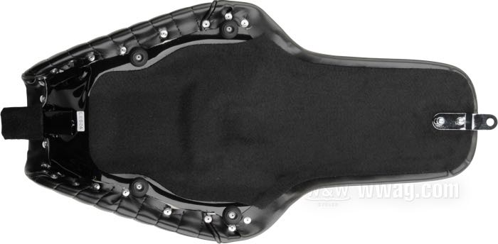 Asiento biplaza »Cherokee Pleated« de Le Pera; apropiado para Sportster 2004-2006 y 2010-2020; con depósito 4.5 gal (17 l); piel sintética, negro; largo x ancho: 69 x 28 cm; EE. UU.; peso bruto: 4.38 kg