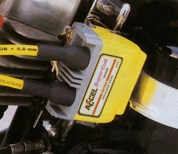 Bobina de encendido de Accel; para Ruptores de contacto; para Encendido Dyna S; amarillo; para usar con 12 V; resistencia primaria: 4.7 Ω; dual fire y una bujía por culata; conecc. alto volt.: dos; peso bruto: 600 g