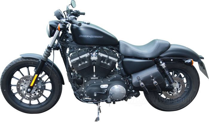 Alforja »Solo«; apropiado para Sportster 2004-2020; cuero de vaca, negro, Medidas en cm: 17 altura (delante) x 26 altura (atrás) x 26 ancho x 9 profundidad.; Alemania; peso bruto: 1.01 kg