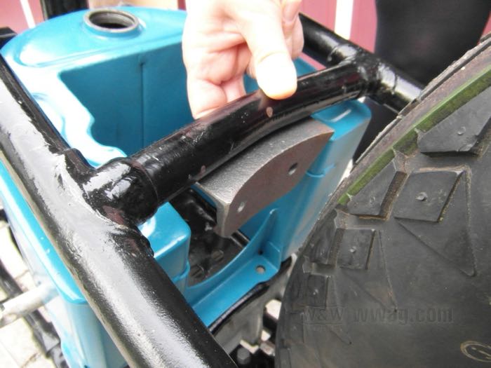 Bracket by The GasBox; for Rear fender; cast iron, cast finish; width: 101 mm; USA; gross weight: 472 g
