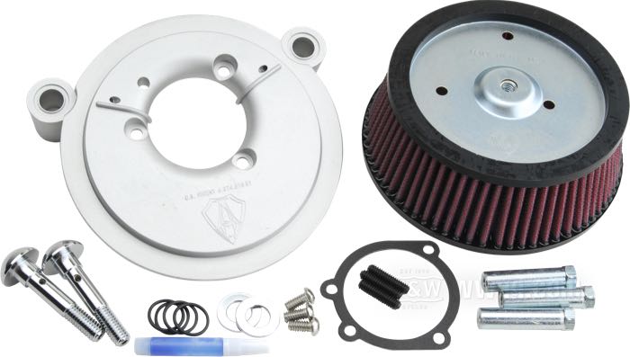 Filtro aria »Big Sucker Stage 1« di Arlen Ness; atto per Softail 2000-2017, Touring 1999-2007 (ecc. modelli ad iniezione →2001), Dyna 1999→ (ecc. FXDLS 2017); con piastra di base senza finitura; alluminio fuso; Ø 160 mm; AVVERTENZA: Per le Dyna 2008→ occorre un copercchio filtro aria custom.; peso lordo: 1.12 kg