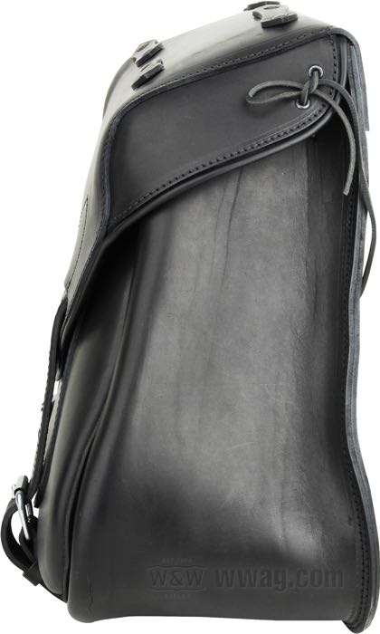 Alforja »SneBamse« de Lejonkulan; cuero de vaca, negro, espalda plana; A x A x F: 43 x 39 x 21 cm; volumen: 27 l; Suecia; peso bruto: 4.23 kg