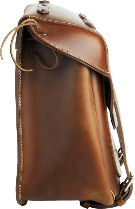 Satteltasche »SneBamse« von Lejonkulan; Rindleder, braun, flacher Rücken; B x H x T: 43 x 39 x 21 cm; Volumen: 27 l; Schweden; Bruttogewicht: 4.27 kg