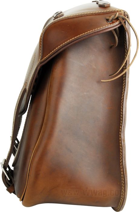 Satteltasche »SneBamse« von Lejonkulan; Rindleder, braun, flacher Rücken; B x H x T: 43 x 39 x 21 cm; Volumen: 27 l; Schweden; Bruttogewicht: 4.27 kg