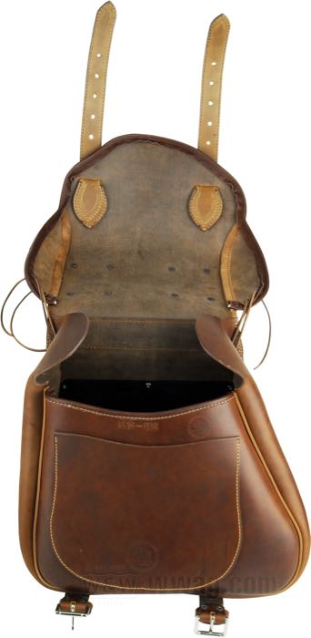 Satteltasche »SneBamse« von Lejonkulan; Rindleder, braun, flacher Rücken; B x H x T: 43 x 39 x 21 cm; Volumen: 27 l; Schweden; Bruttogewicht: 4.27 kg