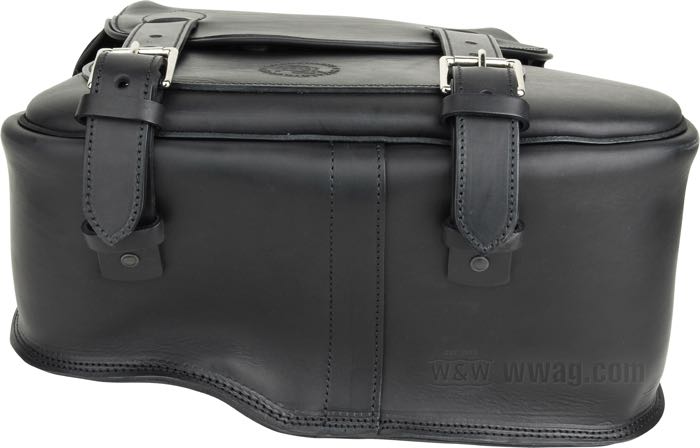 Satteltasche »SneBamse« von Lejonkulan; Rindleder, schwarz, konturierter Rücken; B x H x T: 43 x 39 x 21 cm; Volumen: 27 l; Schweden; Bruttogewicht: 3.92 kg