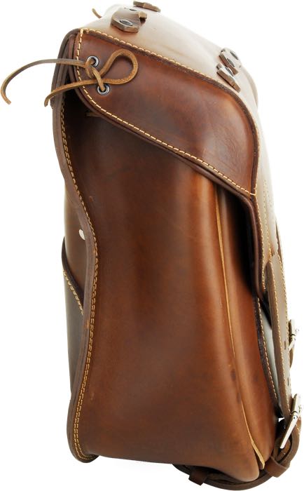 Satteltasche »SneBamse« von Lejonkulan; Rindleder, braun, konturierter Rücken; B x H x T: 43 x 39 x 21 cm; Volumen: 27 l; Schweden; Bruttogewicht: 4.14 kg