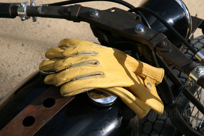 Gloves »Mod. 448« by Geier; elkskin, tan; size (hand circumference acc. to drawing): 203 mm → M → EU/US-8; USA; gross weight: 190 g