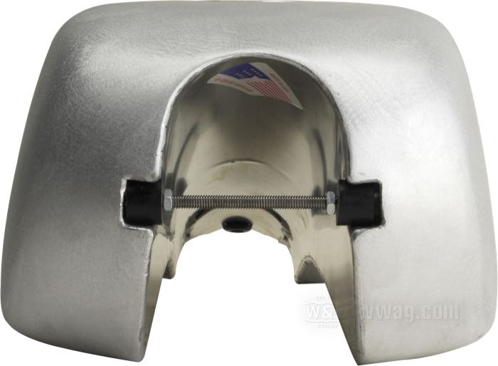 Depósito de gasolina »Café Racer« de Storz; apropiado para Sportster 2007-2020; aluminio, natural; volumen: 10.2 l; con tapón: Quick-Cam; grifo de gasolina necesario: no - con abertura para bomba de gasolina; grifo de gasolina necesario: no - con abertura para bomba de gasolina; EE. UU.; peso bruto: 4.87 kg