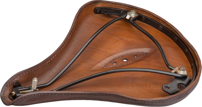 Solositz »Mesinger No. 1« von The Cyclery; Rindleder, dunkelbraun; Länge x Breite: 400 x 330 mm; Abstand Federn bzw. Montagebolzen: 280 mm; Europa; Bruttogewicht: 2.12 kg